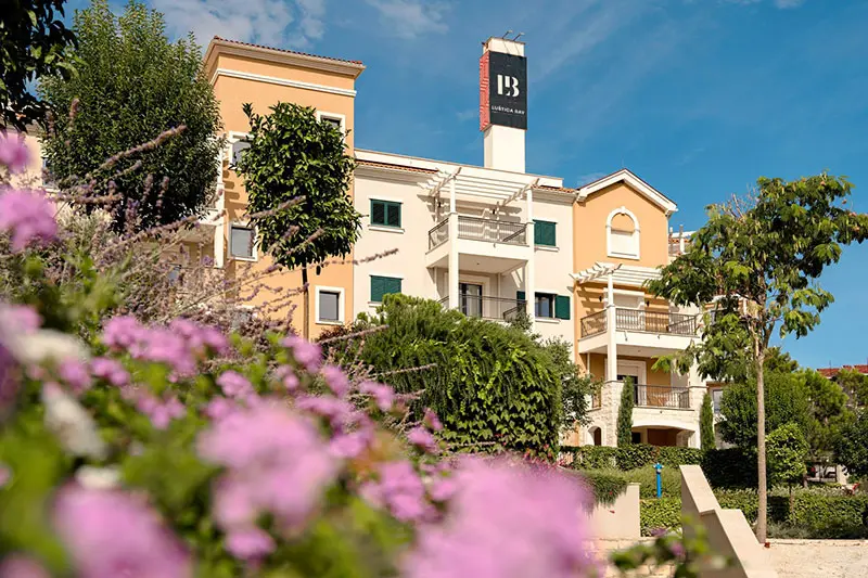 Однокомнатная квартира в районе Central Lustica Bay, Тиват — фотография 1 из 1