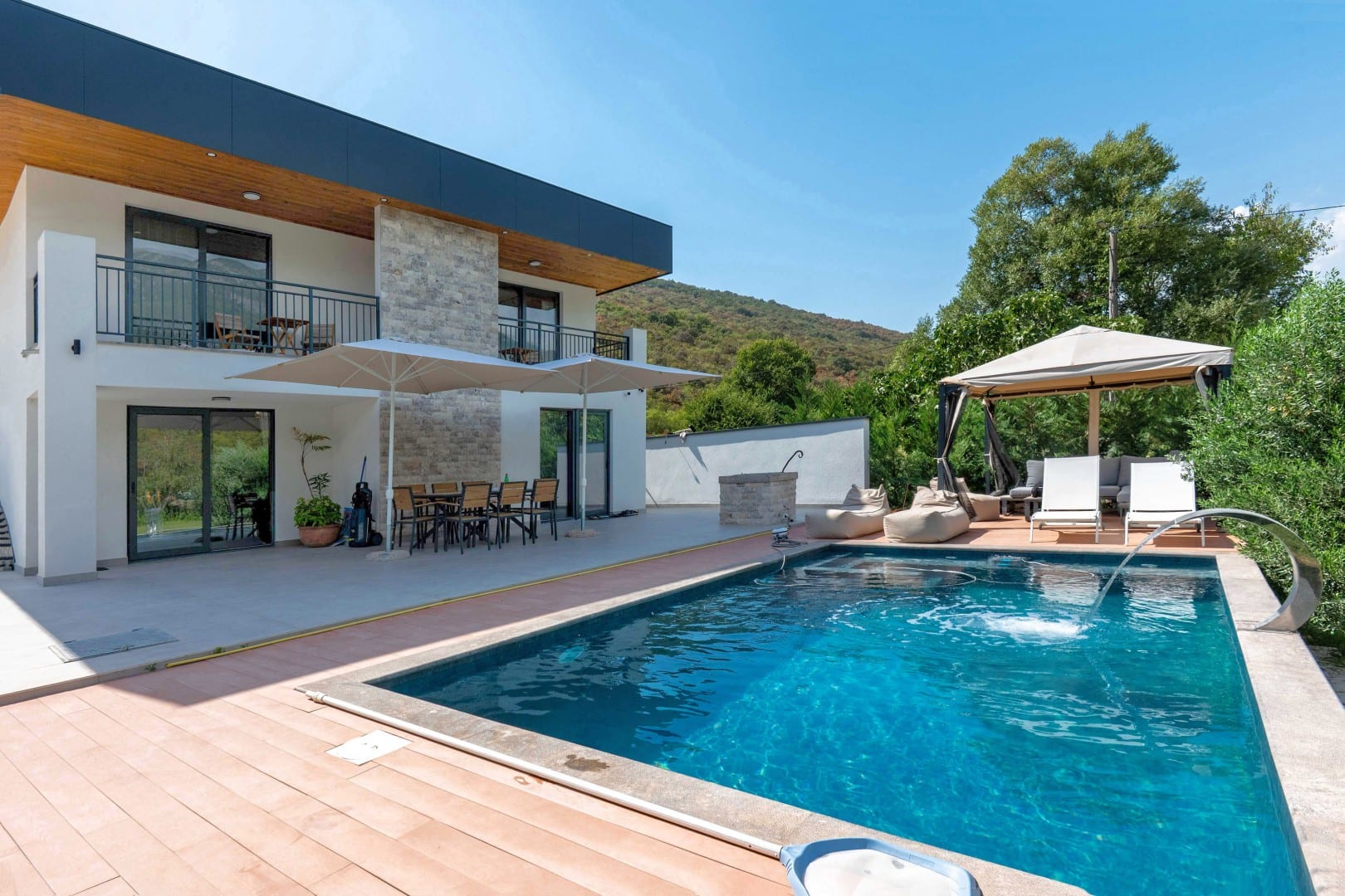 New villa with swimming pool, Kovači, Kotor — photo 1 of 27