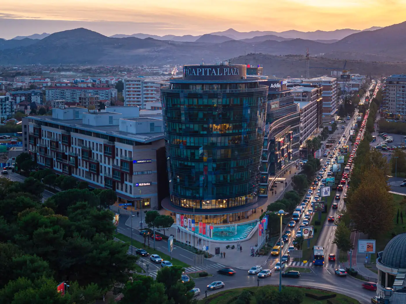 Двухкомнатная квартира Capital Plaza, Подгорица — фотография 1 из 21