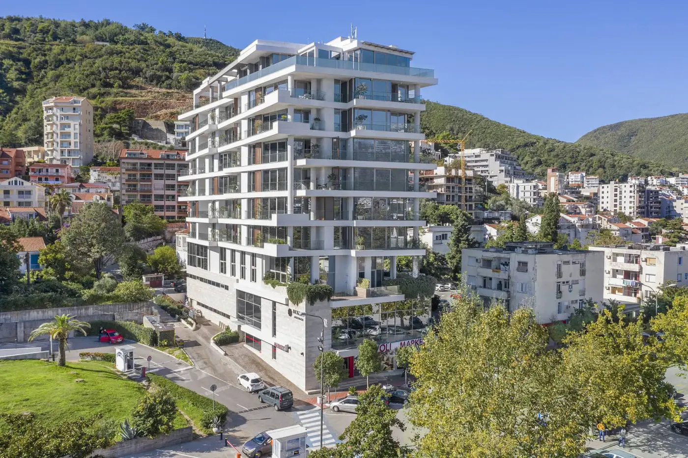 Двухкомнатная квартира в здании Dukley Residences, Будва — фотография 1 из 24