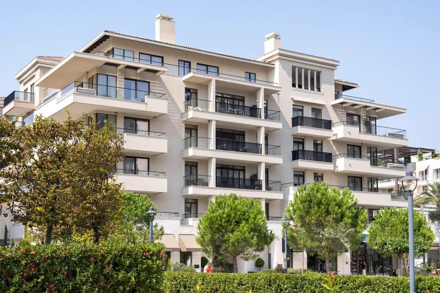 Апартаменты с одной спальней и видом на пристань для яхт, Regent Pool Club Residence Aqua, Porto Montenegro, Тиват — фотография 1 из 14